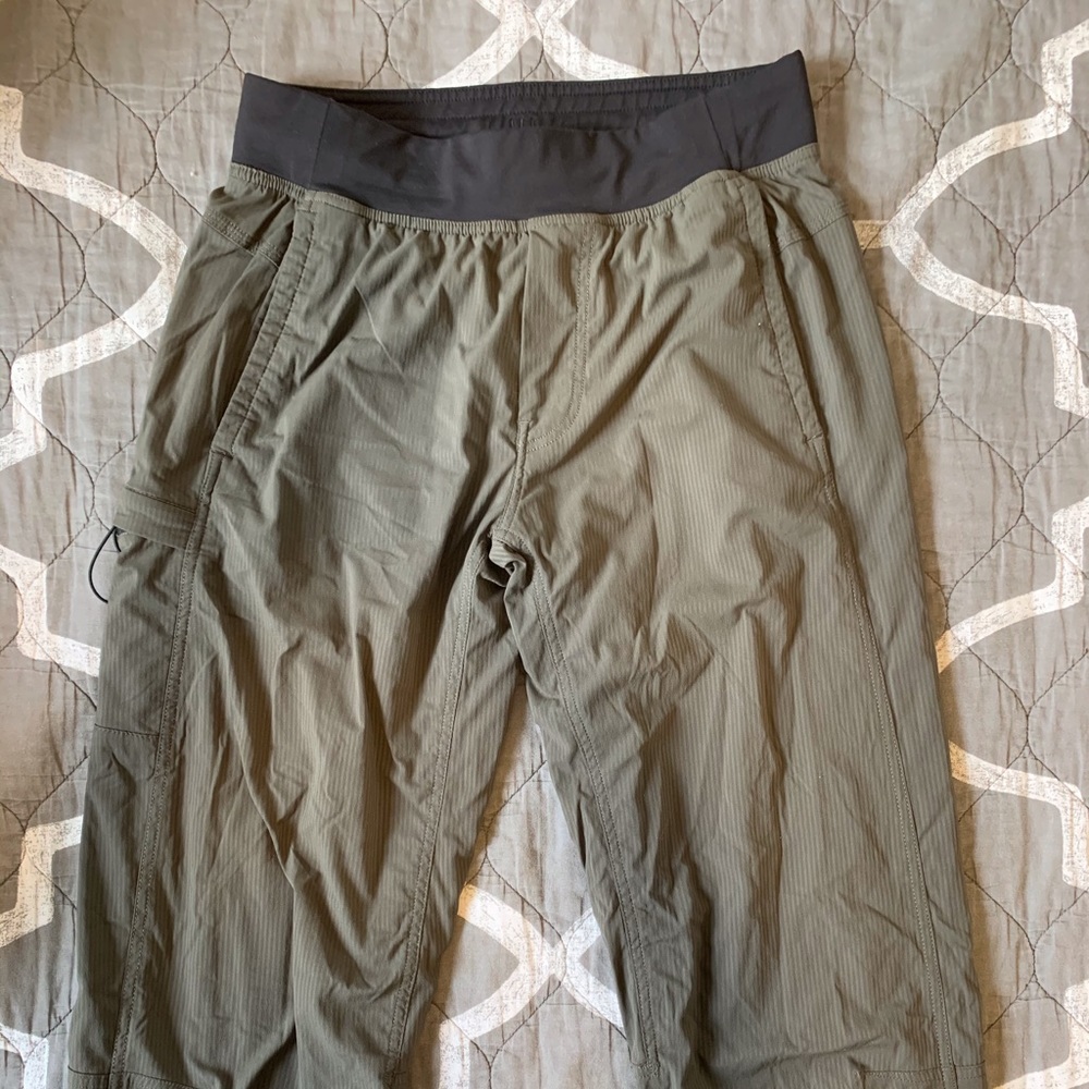 Lululemon travel pants striped pants size small